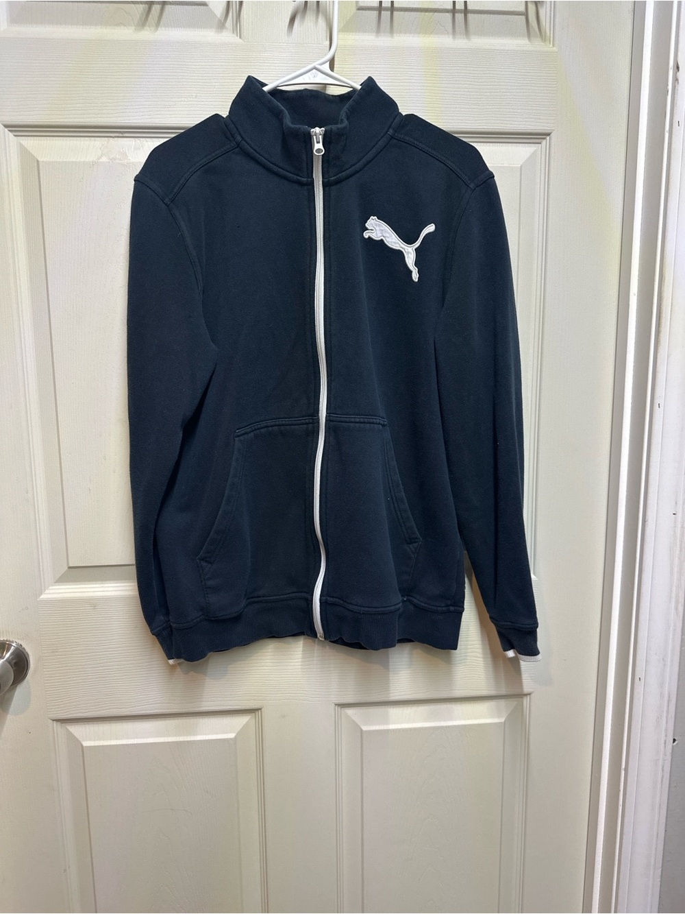 Puma Full-Zip Track Jacket in Black Size Medium